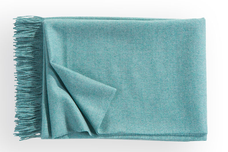 Christian Fischer Plaids aus Baby Alpaka aquamarine