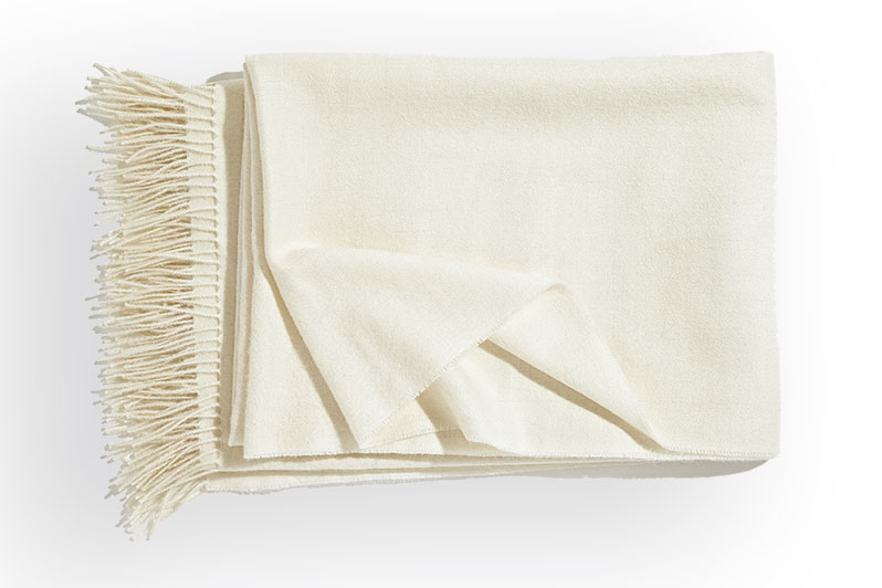 Christian Fischer Plaids aus Baby Alpaka cream